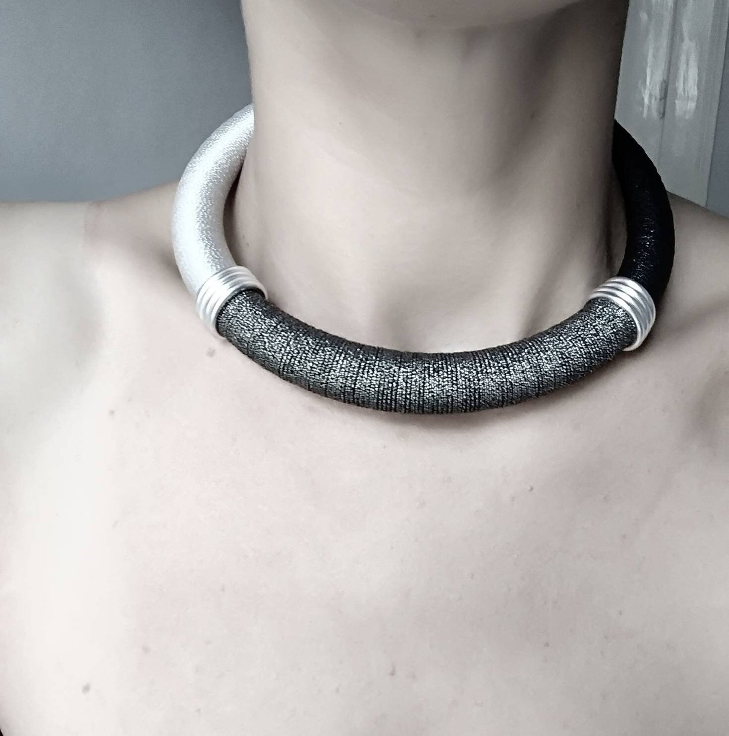 TRINITY black coil choker, silver and gray shades